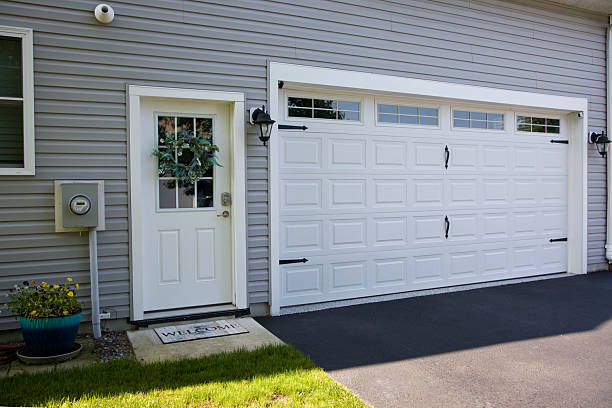 24/7 Emergency Garage Door Panel Replacement experts in St. Augusta, MN
